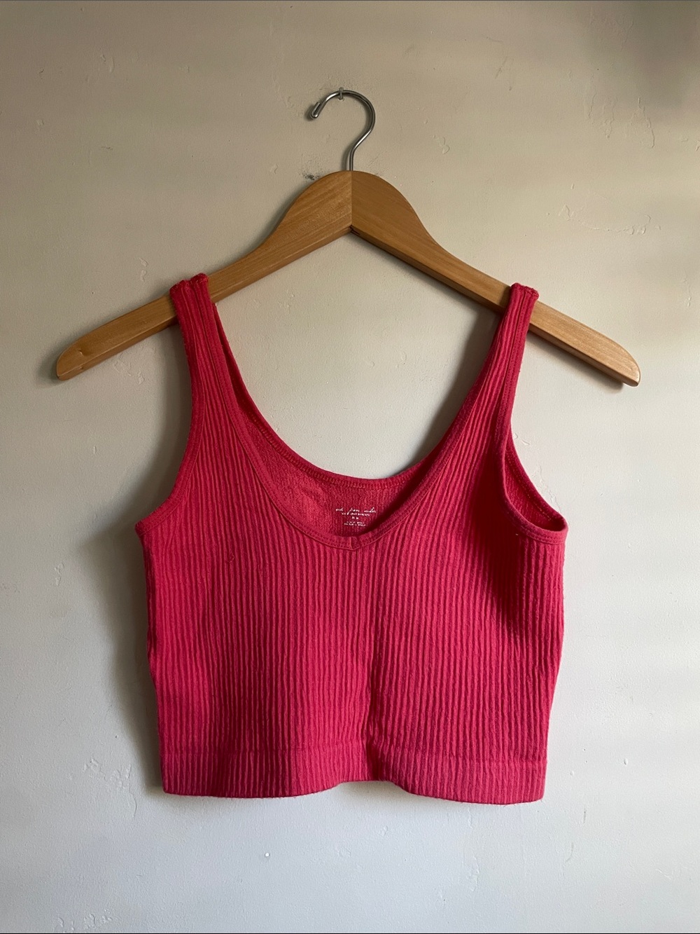 •| urban outfitters crop top